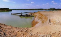 石梁河水庫是非法采砂的“頑疾”,其水質(zhì)已達(dá)到三項水質(zhì)標(biāo)準(zhǔn)