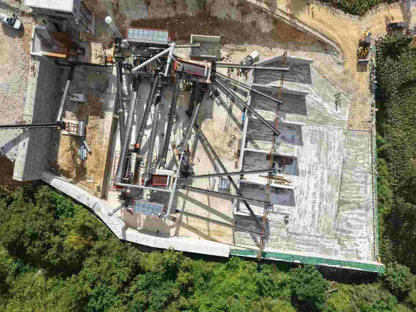 【獨家揭秘】2025年建筑垃圾處理黑科技：全套生產(chǎn)線方案配置攻略，投資必勝法則揭秘！